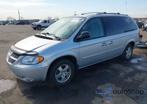 2005 Dodge Grand Caravan Sxt z USA, uszkodzony, nr VIN 2D4GP44LX5R193604